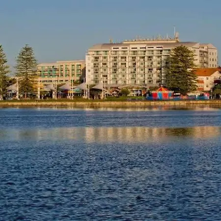 A-The Entrance Private Water Front 1 Bedroom Appartment At The Oaks Exterior photo