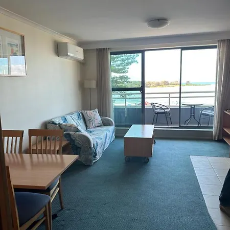 A-The Entrance Private Water Front 1 Bedroom Appartment At The Oaks Exterior photo