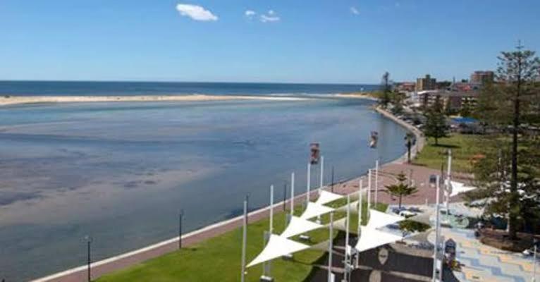 Apartment A-the Private Water Front 1 Bedroom At The Oaks