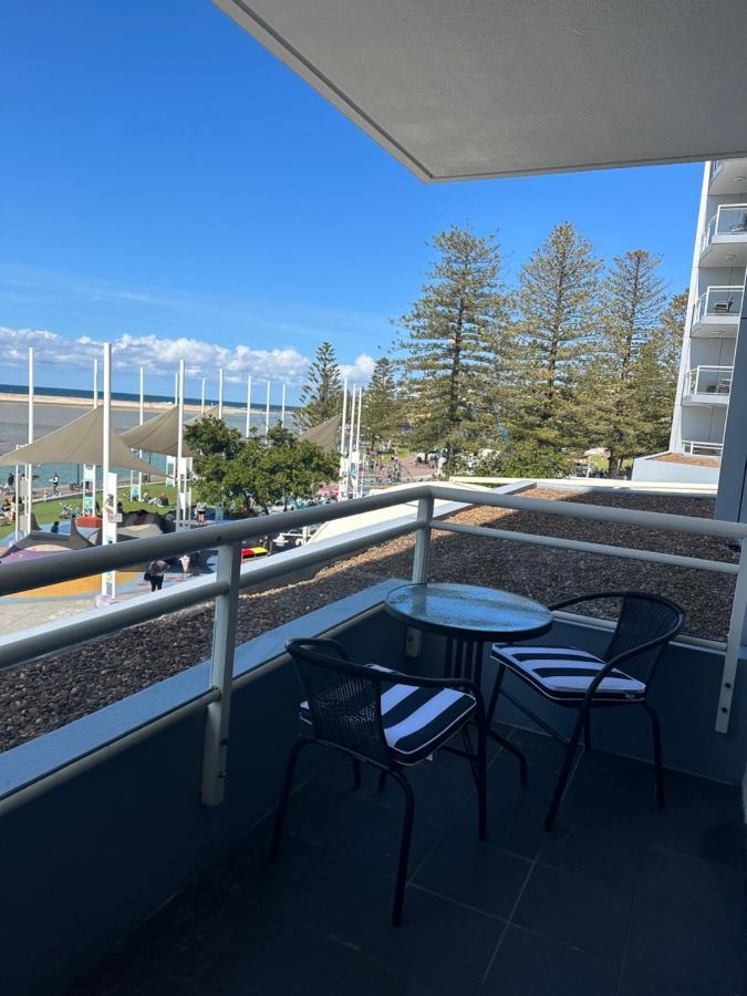 A-the Private Water Front 1 Bedroom At The Oaks Entrance