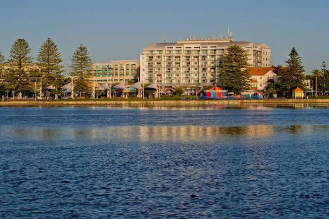 A-the Private Water Front 1 Bedroom At The Oaks * Entrance